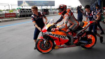Márquez saliendo a pista en Tailandia.
