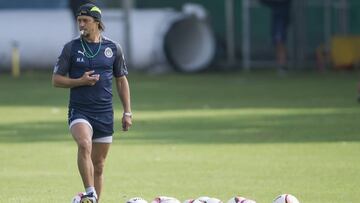 Matías Almeyda no ve imposible el cierre perfecto