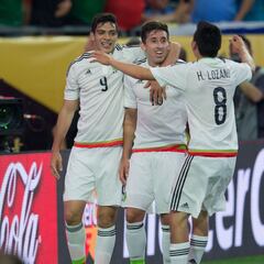 Héctor Herrera y Raúl Jiménez nominados a mejor jugador del mundo por IFFHS