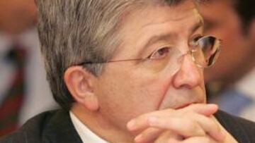 <strong>OPTIMISMO.</strong> Cerezo afirmó que el Atlético irá a por las tres competiciones.