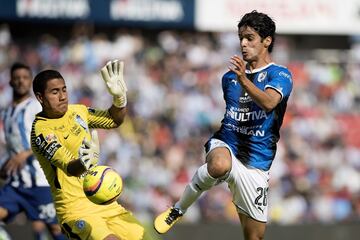 Querétaro y Pachuca protagonizaron un empate sin goles en el Estadio Corregidora, pero hay que dejar claro que esto no debió haber sido así. ‘Gallos’ había marcado un gol que el árbitro no dio válido, pues no se percató que Alfonso Blanco sacó el balón cuando ya había cruzado la línea de gol. Se había asegurado, según Arturo Brizio, que la asistencia de video arbitraje (VAR) estaría lista para la liguilla de este Clausura 2018. Pero este hecho parece lejano en estos momentos. 