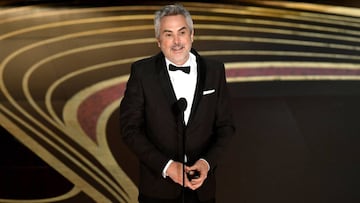 Alfonso Cuar&oacute;n reconoce a su equipo tras obtener Oscar