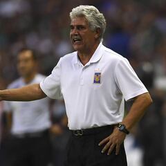 'Tuca' Ferretti reduciría el número de extranjeros en Liga MX