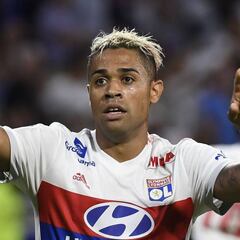 Sensación Mariano: marca un doblete y pone al Lyon líder