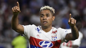 Real Madrid set to make late bid for Lyon striker Mariano