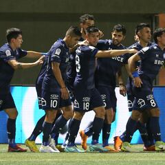 Holan revive con golazos