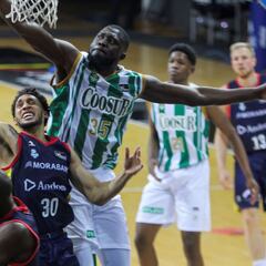 El Andorra sigue en ascenso y le amarga el debut a Joan Plaza