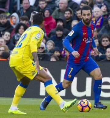 Arda Turan jug¨® con el Barcelona desde 2015 a 2017