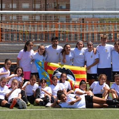 El Valencia femenino hace historia y gana la liga masculina sin perder ni un solo partido