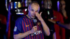 Iniesta, en su despedida con el Bar&ccedil;a.