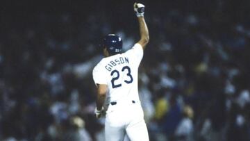 El triunfal y renqueante camino por las bases de Kirk Gibson marc&oacute; la final de 1988 entre Dodgers y Athletics.