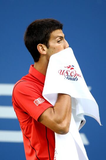 El tenista español ganó al serbio por 6-2, 3-6, 6-4 y 6-1.