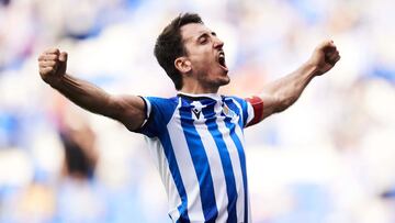 SAN SEBASTIAN, SPAIN - AUGUST 22: Mikel Oyarzabal of Real Sociedad celebrates after scoring goal during the La Liga Santader match between Real Sociedad and Rayo Vallecano at Reale Arena on August 22, 2021 in San Sebastian, Spain. (Photo by Juan Manuel Se