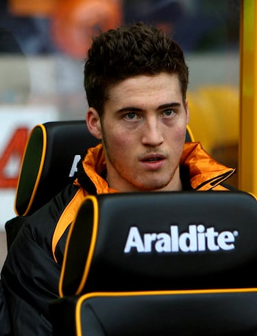 Su primer equipo profesional fue el Wolverhampton Wanderers al que llegó en 2010 procedente del Bohemians F. C.