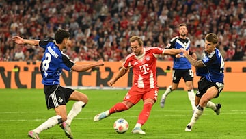 Soccer Football - Bundesliga - Bayern Munich v Hamburger SV - Allianz Arena, Munich, Germany - September 13, 2025 Bayern Munich's Harry Kane scores their fifth goal REUTERS/Angelika Warmuth DFL REGULATIONS PROHIBIT ANY USE OF PHOTOGRAPHS AS IMAGE SEQUENCES AND/OR QUASI-VIDEO.
