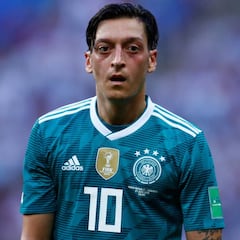 Bierhoff admite "muchos errores" propios sobre la renuncia de Özil a la selección