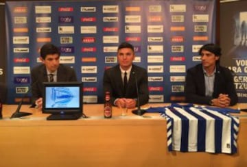 Imágenes del entrenamiento y presentación de Torres en Alavés