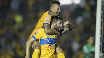 Eduardo Vargas le regalará la camiseta de la U a Gignac