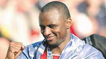 <b>MÁS CERCA DEL BERNABÉU. </b>Cada día que pasa, Vieira se aleja más del Arsenal y se acerca al Real Madrid.
