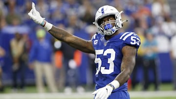 El linebacker de los Colts reveló que durante una visita a un restaurante un comensal solicitó al gerente de la sucursal a retirar a Leonard del lugar.