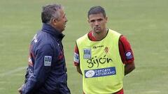 Novo: "El míster no puede salir a marcar los goles"