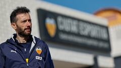 Corberán: “El Atlético opta a tres títulos... pero jugamos en Mestalla”