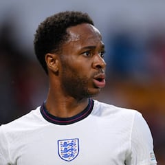 Chelsea confident of signing Raheem Sterling from Manchester City