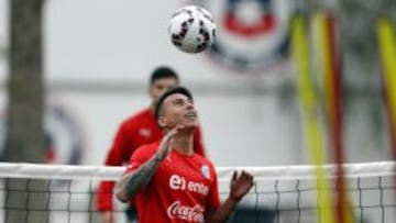 Eduardo Vargas lucha por ser el goleador de la Roja.