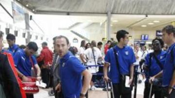 <b>VIAJE A LA SALVACIÓN. </b>Imagen de la expedición del Tenerife en el momento de salir rumbo a Málaga. Con la ilusión de poder obtener algo positivo en La Rosaleda.