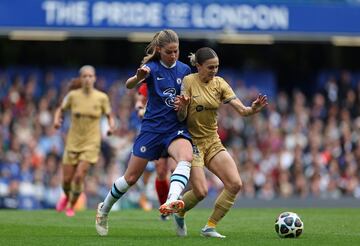 Melanie Leupolz in the first leg of Chelsea's Champions League semi-final vs Barcelona.