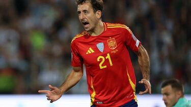 Soccer Football - World Cup - UEFA Qualifiers - Group E - Bulgaria v Spain - Vasil Levski National Stadium, Sofia, Bulgaria - September 4, 2025 Spain's Mikel Oyarzabal celebrates scoring their first goal REUTERS/Stoyan Nenov