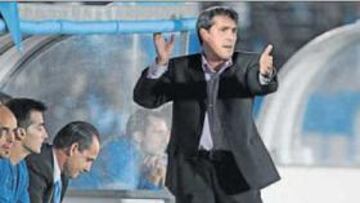 <b>MÁXIMA TENSWIÓN. </b>Pepe Murcia necesita una victoria para disipar dudas sobre su continuidad.