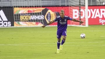 Orlando City venció a un equipo indefendible de Jap Staam en parte gracias a la anotación del capitán portugués que dejó a los defensas en el camino.