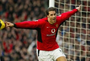 Ex delantero holandés, cuyo apogeo lo vivió en el Manchester United de Sir Alex Ferguson. Pese a los 56 goles que lo meten dentro de los máximos goleadores de la Champions League, nunca alzó la 'Orejona'.