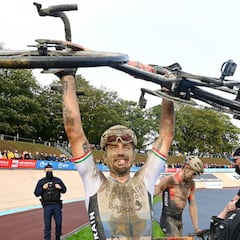 Colbrelli: "Llegué con las ruedas pinchadas, me salvó la espuma del tubeless"