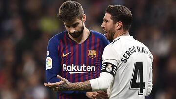 Piqué y Ramos, durante un Clásico.