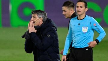 Real Sociedad's Spanish coach Imanol Alguacil reacts during the Spanish league football match between Real Madrid CF and Real Sociedad at the Alfredo di Stefano stadium in Valdebebas, on the outskirts of Madrid on March 1, 2021. (Photo by JAVIER SORI