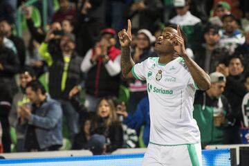 Rentería llegó muy joven al futbol mexicano. El delantero colombiano estuvo en las inferiores de Santos Laguna y dio el brinco a la primera división poco después. En la Comarca ganó el título de liga del Clausura 2015 y un Campeón de Campeones.