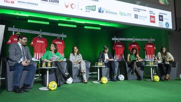 CONGRESO SOBRE LA MUJER EN EL FUTBOL LEADERSHIP WOMAN FOOTBALL LWF PEDRO MALABIA MARIA JESUS LUENGO ANNA PENICHE LOLA ROMERO ANA ROSELL ALEX CHIDIAC