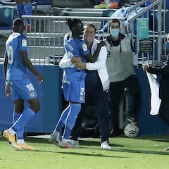 Una sutil falta de Pathé Ciss brinda un triunfo a Fuenlabrada