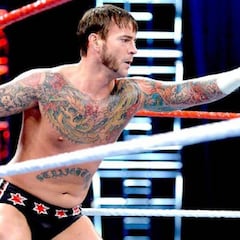 CM Punk regresó en un show independiente y enmascarado