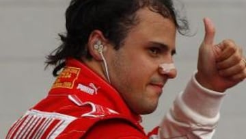 <b>RENACE DE SU CENIZAS.</b> El brasileño Felipe Massa se redimió de un mal inicio de temporada con una rotunda victoria en el Gran Premio de Bahrein, por delante de su compañero, el finlandés Kimi Raikkonen, nuevo líder de un Mundial de Fórmula Uno en el que el español Fernando Alonso, décimo, no pudo sumar punto alguno por primera vez este año.