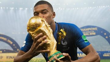 Mbappé: "I'm staying at PSG"