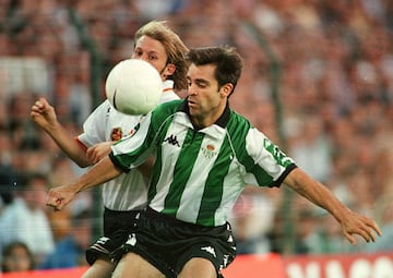 Defendió la camiseta del Betis, durante sus tres últimas temporadas como jugador desde 1997 hasta el 2000.