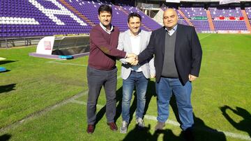 Braulio, director deportivo del Real Valladolid, con sus ayudantes Catoira y Cata.