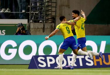 Vitor Roque arma una dupla letal