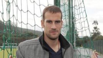 <b>REGRESO ILUSTRE. </b>Lopo cumple su quinta temporada en el Depor y acaba contrato. Hoy juega en Cornellà-El Prat, con rumores de volver en julio.