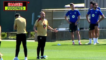 Enfado de Flick en el entrenamiento: tenso momento