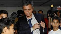 Mourinho acorta sus vacaciones y vuelve al trabajo este lunes