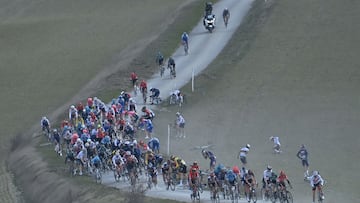 Sergio Higuita finalizó en la décima posición de la Stade de Bianche 2022, carrera ganada por Tadej Pogacar que rompió la carrera en el kilómetro 51.